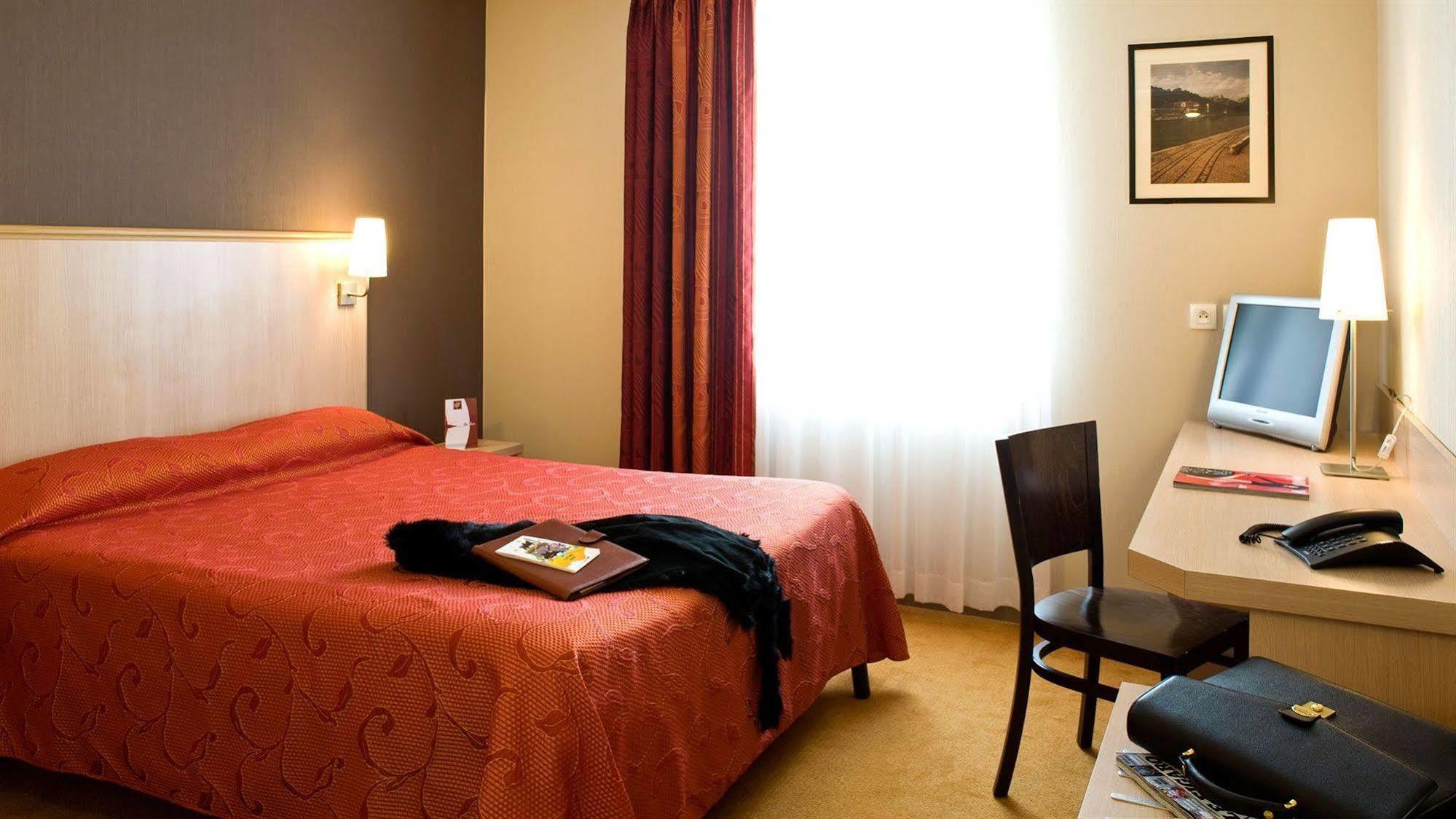 Ibis Styles Lyon Meyzieu Arena Stadium Екстериор снимка